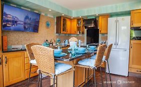 The Gardenside Apartment By Grandeur Property