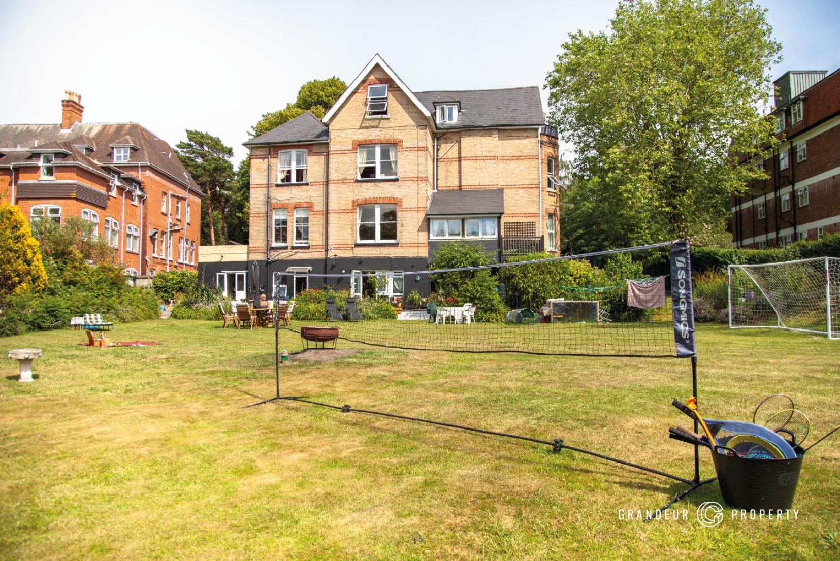 The Gardenside Apartment By Grandeur Property Bournemouth Exterior photo